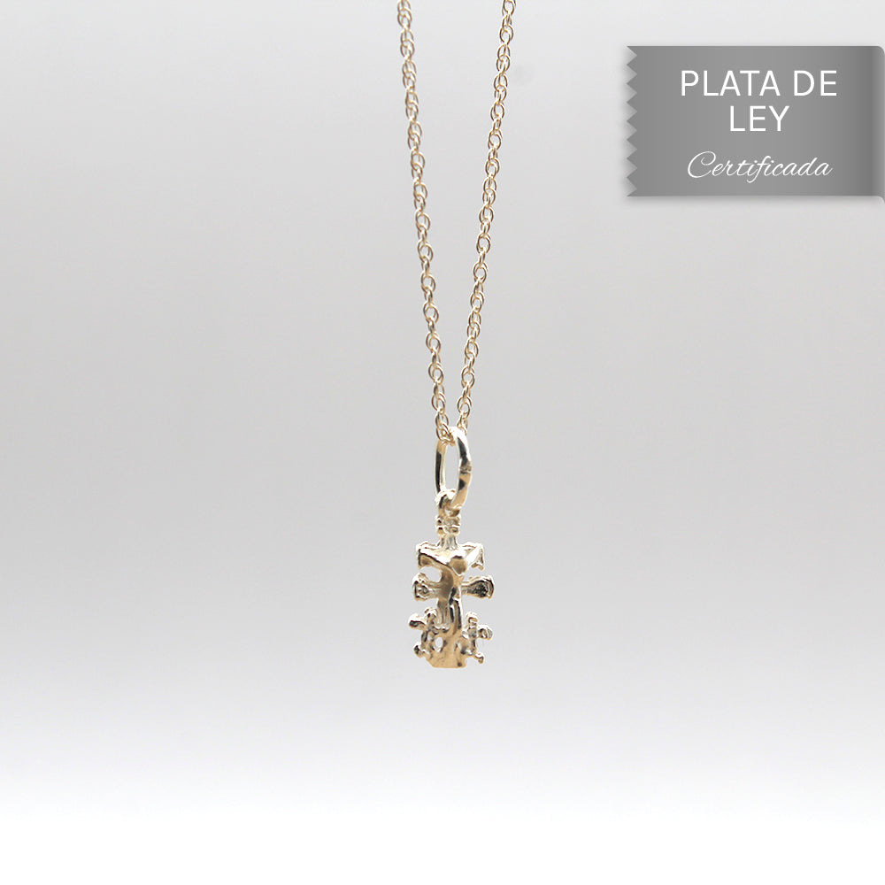 COLGANTE CRUZ DE CARAVACA PEQUEÑA EN PLATA DE LEY