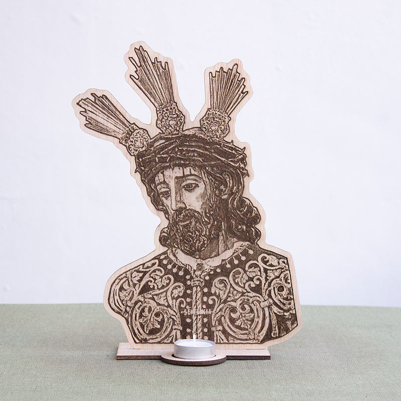 Altar de madera grabada de Nuestro Padre Jesús de la Sentencia Macarena con portavela de té para decoración religiosa.