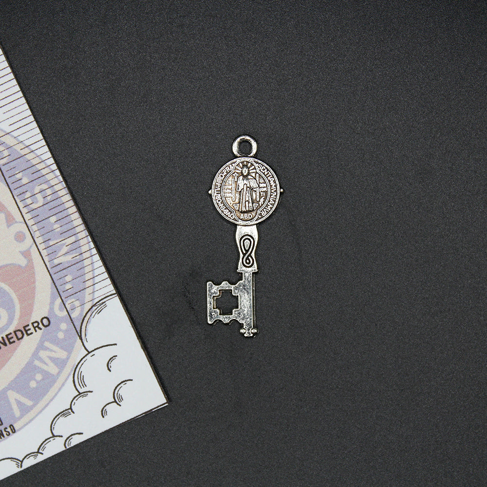 AMULETO LLAVE DE SAN BENITO
