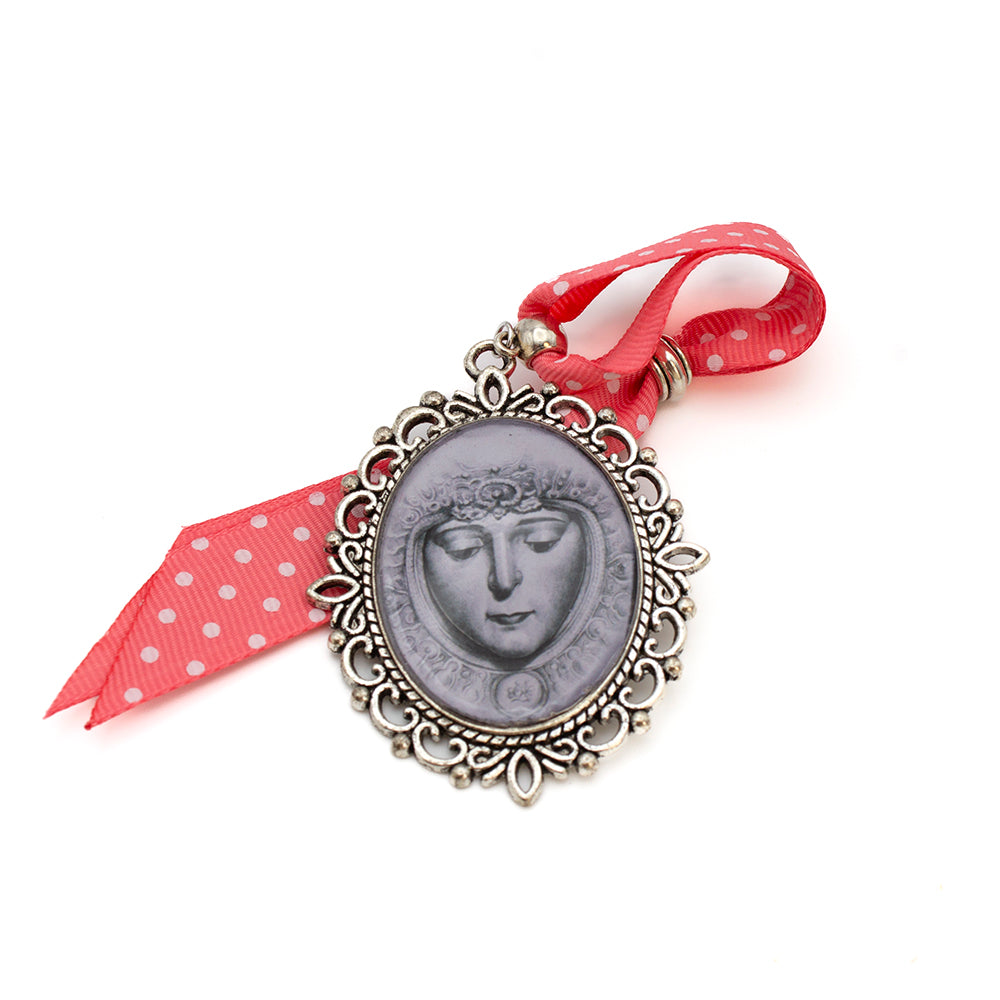 AMULETO CAMAFEO VIRGEN DEL ROCIO LAZO LUNARES ROSA