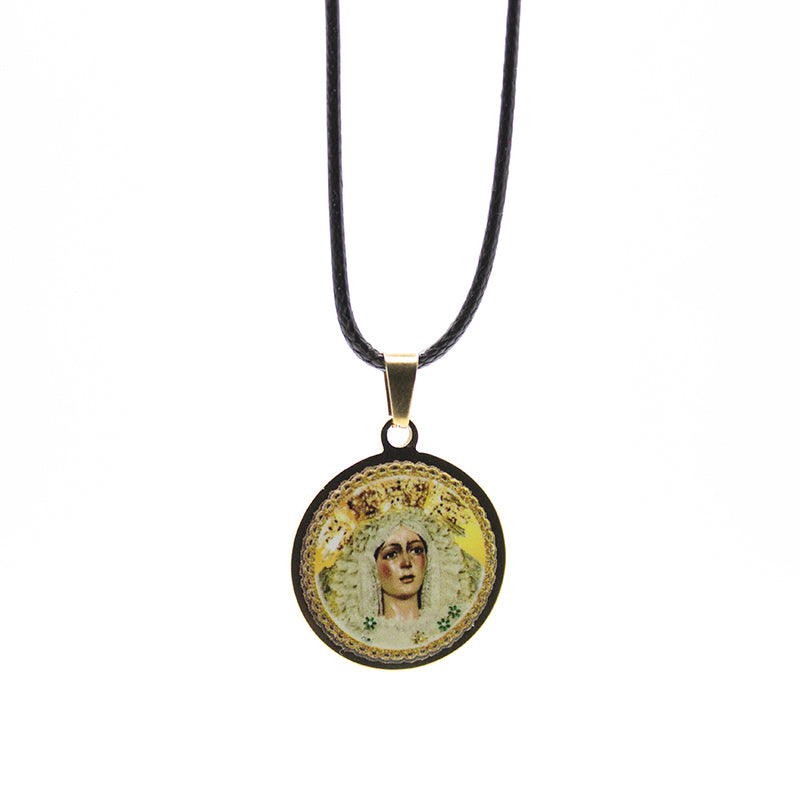 Colgante religioso de la Virgen de la Esperanza Macarena en acero dorado con fotografía devocional