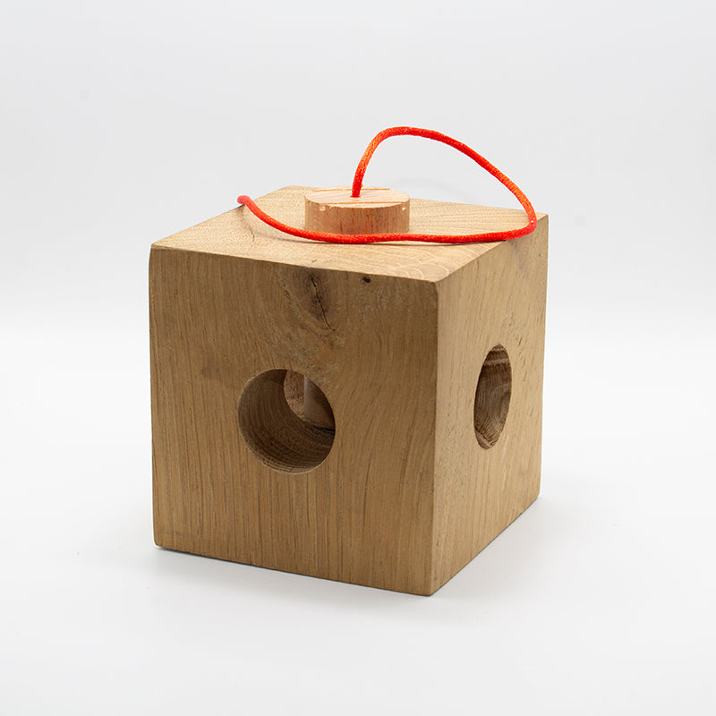 Descargador de energía para péndulo hebreo en madera de roble macizo con cuatro aperturas y orificio central de 30 mm.