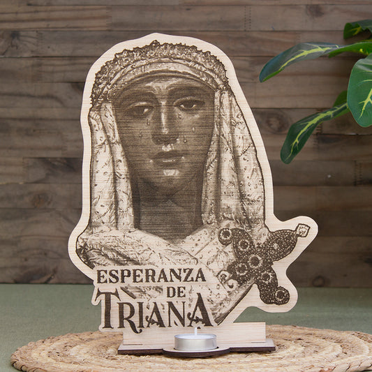 Esperanza de Triana en madera grabada con portavela de té para altar cofrade religioso.