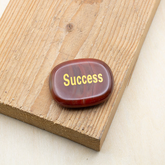 Piedra de los deseos de ojo de tigre con grabado SUCCESS en dorado, amuleto de éxito y prosperidad.