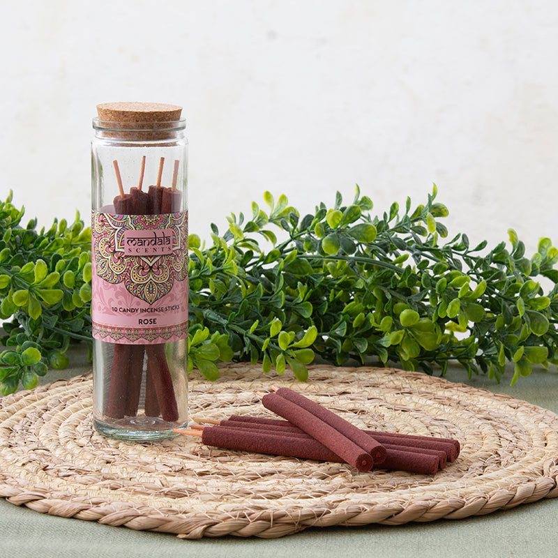 Incienso jumbo en varitas rosas natural 15 cm en bote de cristal con 10 varitas.