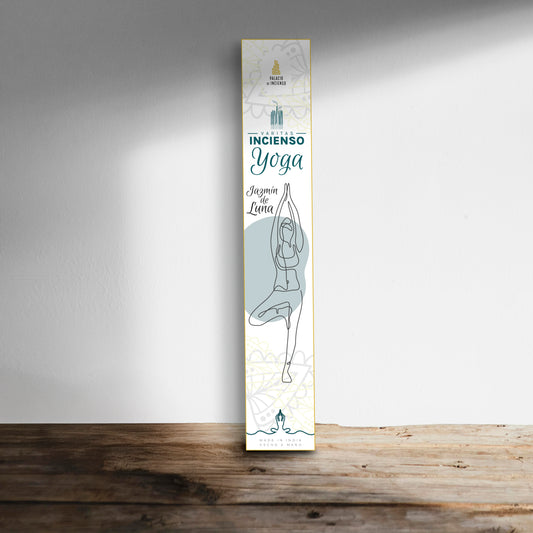 Varillas de incienso JAMÍN DE LUNA sobre fondo neutro, incienso para yoga y meditación de alta calidad.