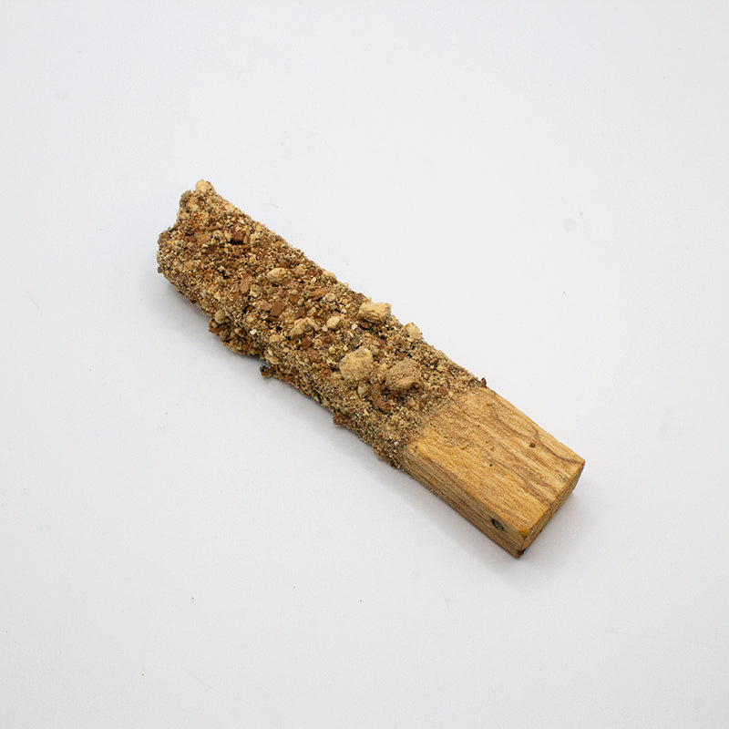 Palo Santo rebozado con naranja y canela para atraer dinero, abundancia y prosperidad.