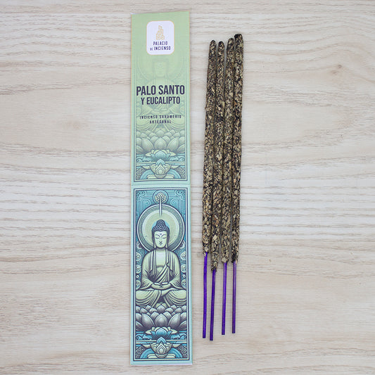 Incienso artesanal varitas gruesas de Palo Santo y Eucalipto, aroma purificador y esotérico.