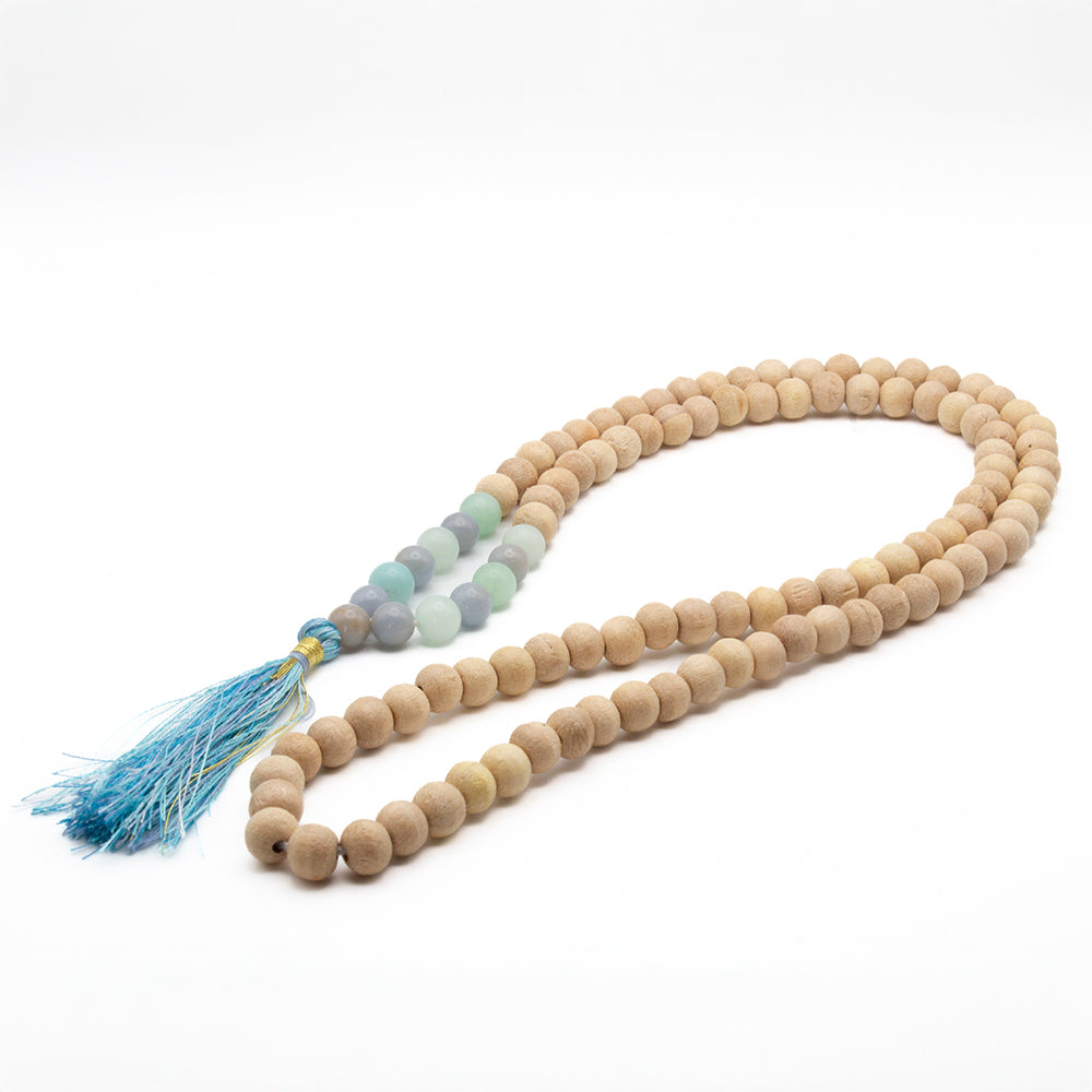 Mala con 108 cuentas de tulsi, angelita y amazonita de calidad AA, ideal para meditación y uso como collar.